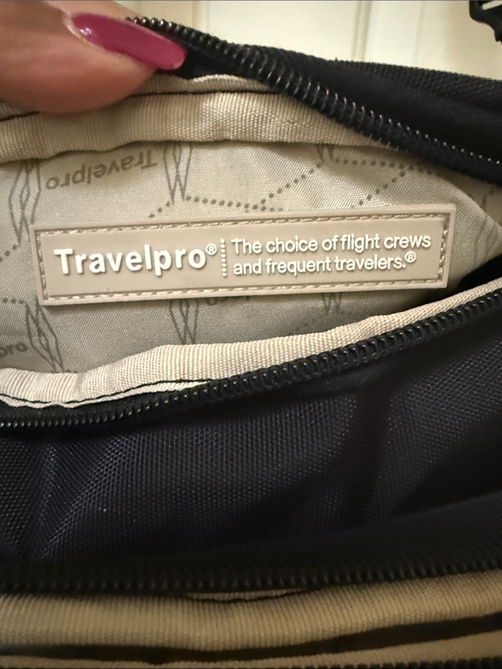 Travelpro FlightCrew 5 Flight Tote (Non-Rolling) - Picture 4 of 9